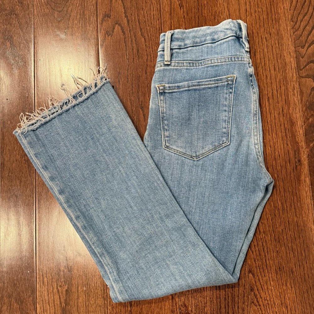 🌟 Frame Denim Frayed Hem Le Crop Mini Boot Jeans